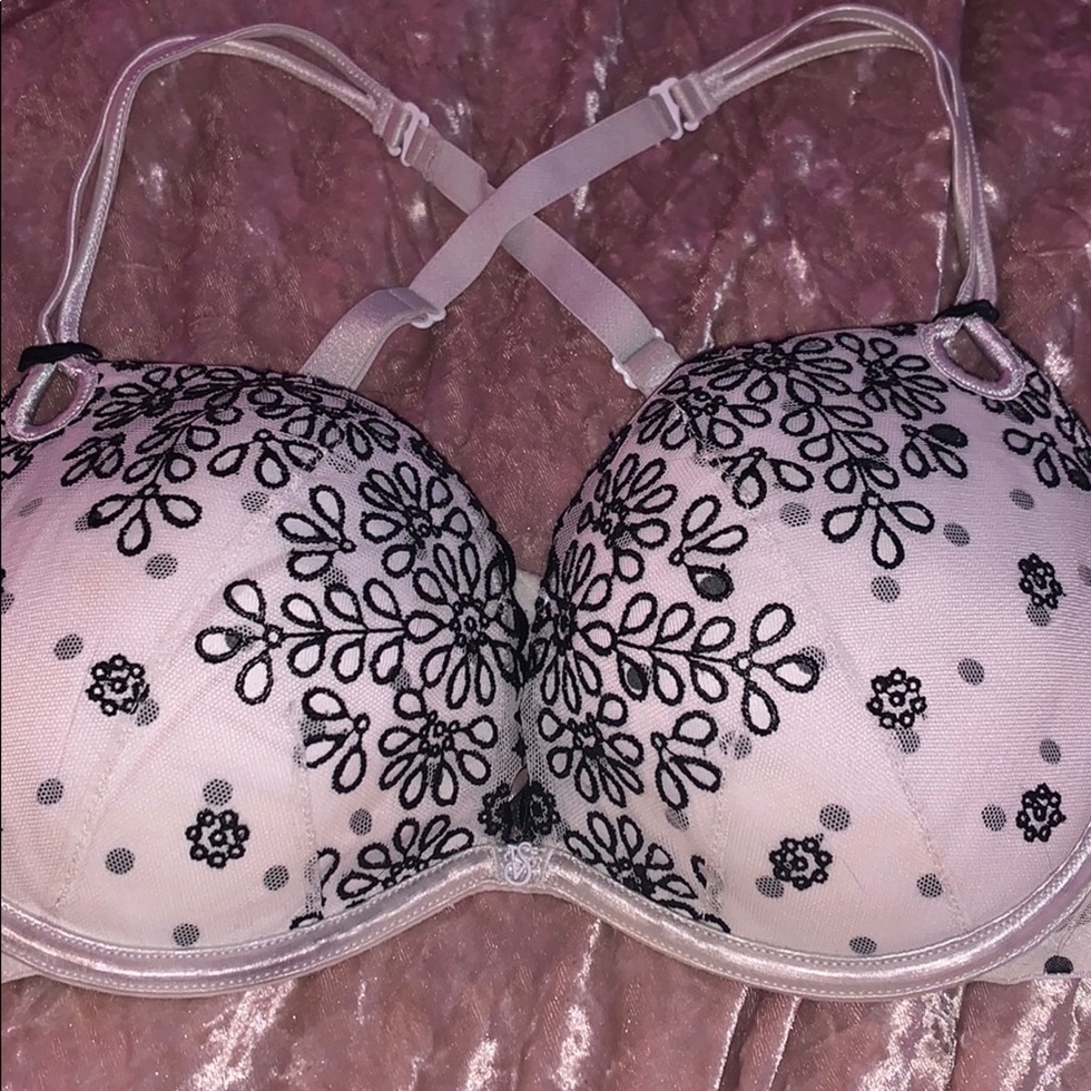 34D VS Bra
